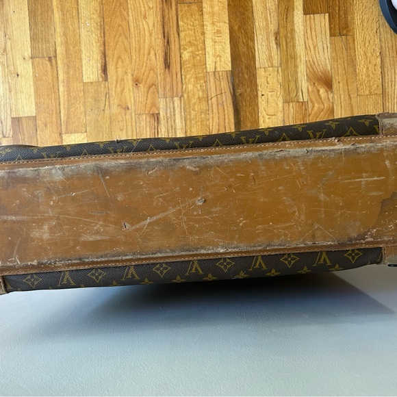 Louis Vuitton Vintage Luggage *Initials N.L.S.* 23x19x8 Saks Fifth Ave Tag - Picture 5 of 17